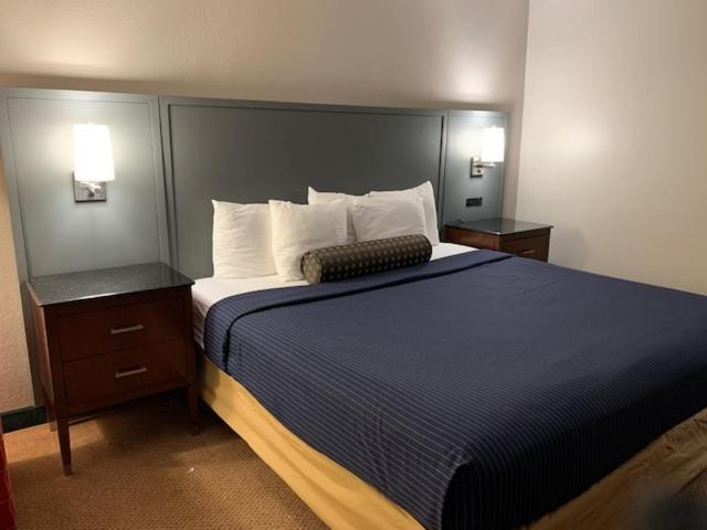 Days Inn By Wyndham Great Lakes Naval Base Северно Чикаго Екстериор снимка