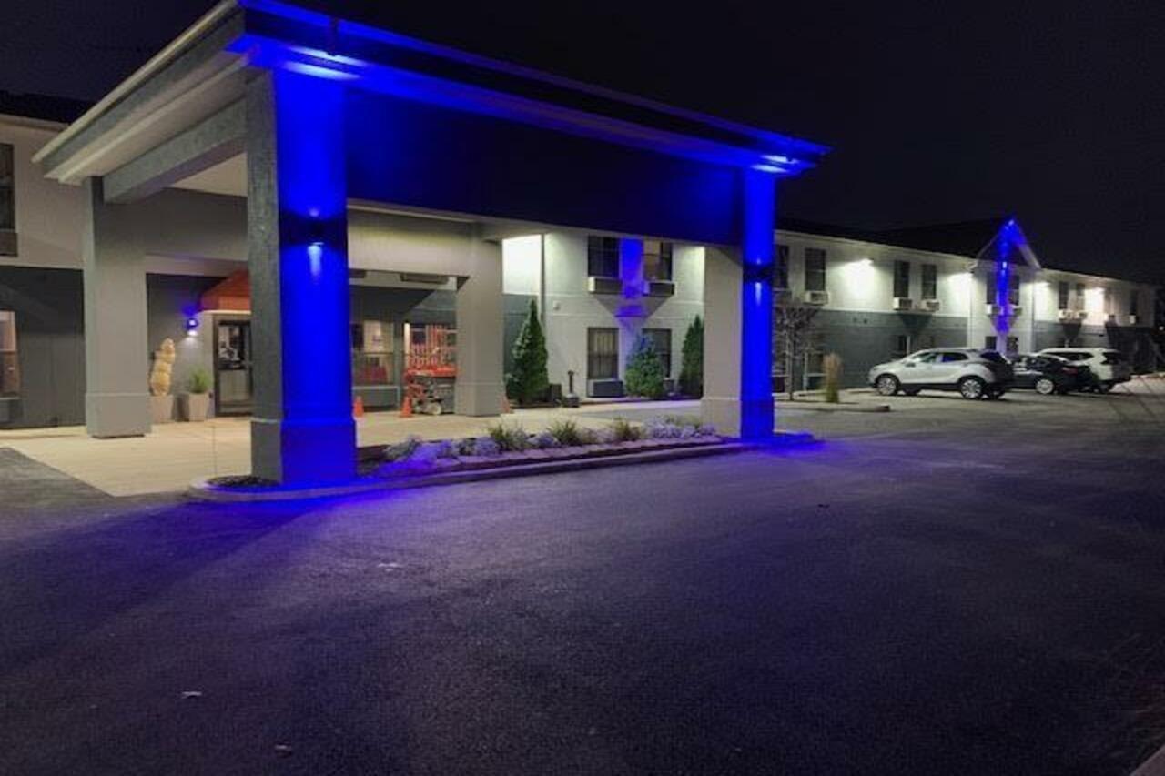 Days Inn By Wyndham Great Lakes Naval Base Северно Чикаго Екстериор снимка