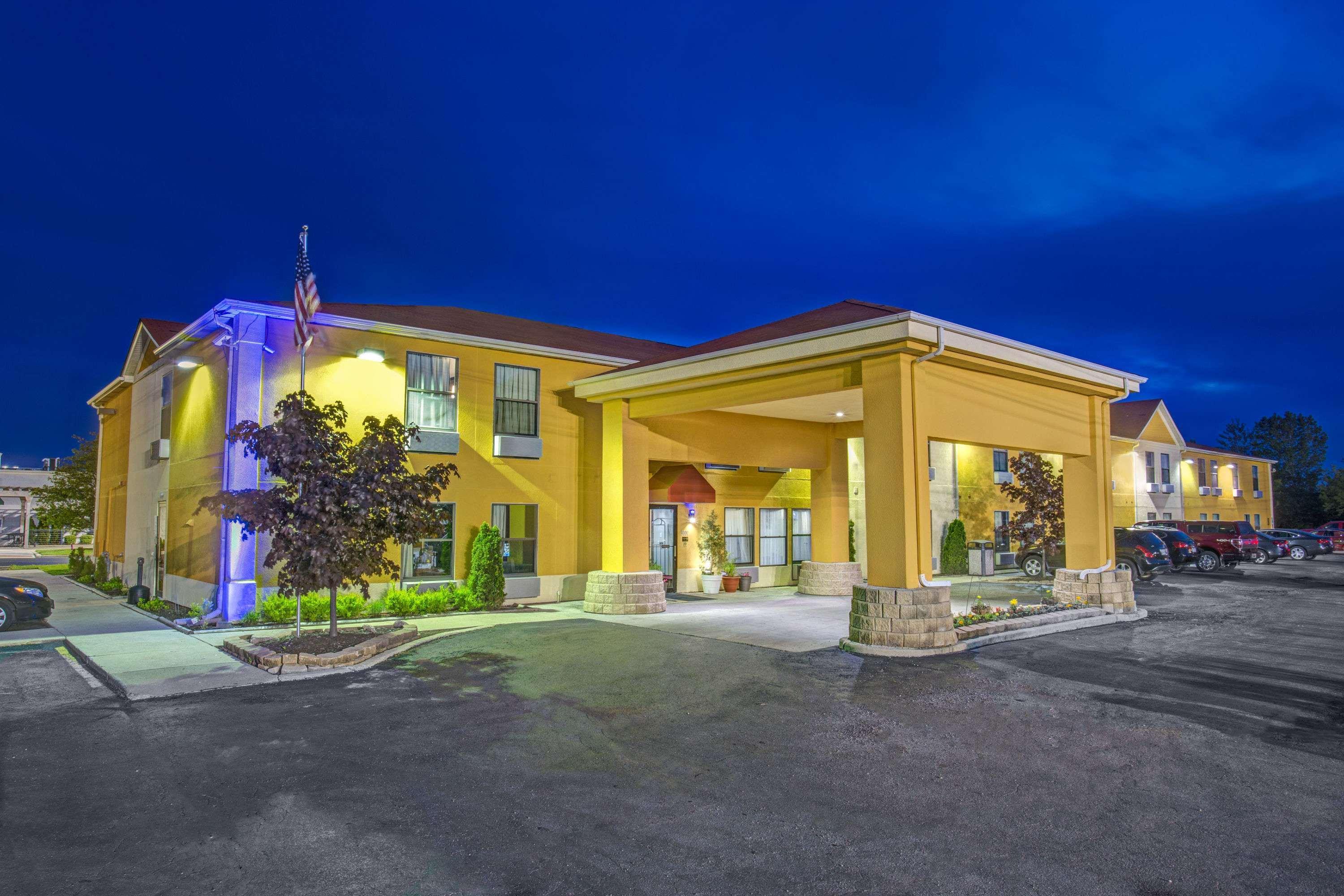 Days Inn By Wyndham Great Lakes Naval Base Северно Чикаго Екстериор снимка