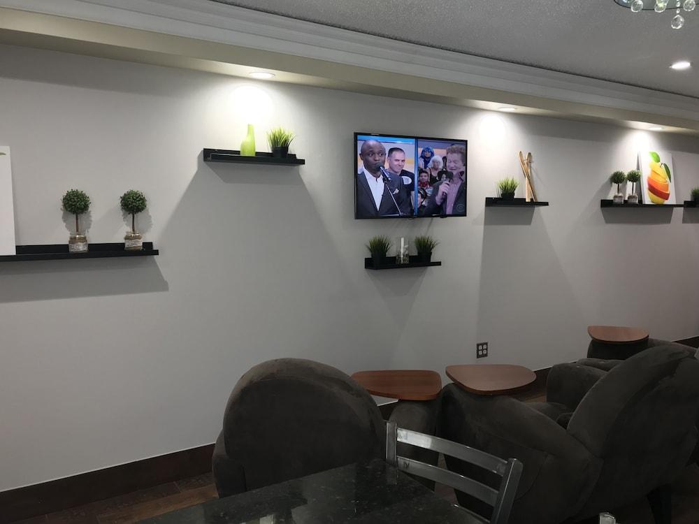 Days Inn By Wyndham Great Lakes Naval Base Северно Чикаго Екстериор снимка