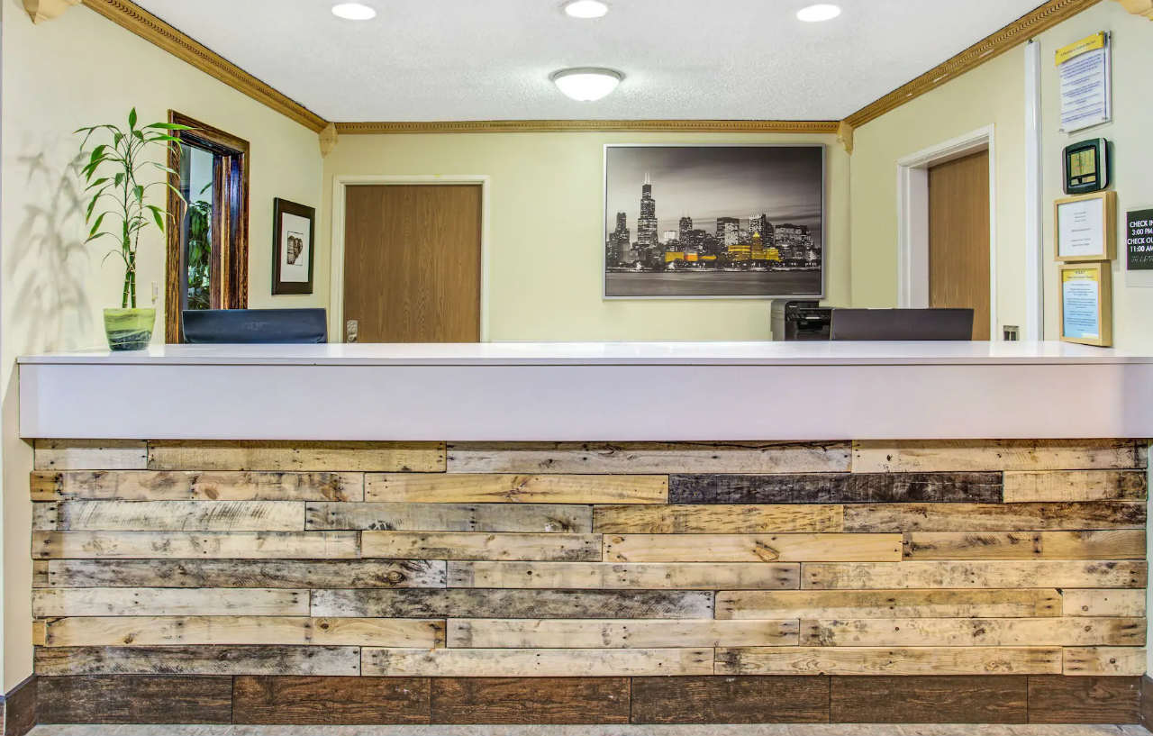 Days Inn By Wyndham Great Lakes Naval Base Северно Чикаго Екстериор снимка