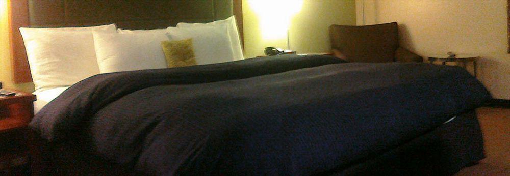 Days Inn By Wyndham Great Lakes Naval Base Северно Чикаго Екстериор снимка
